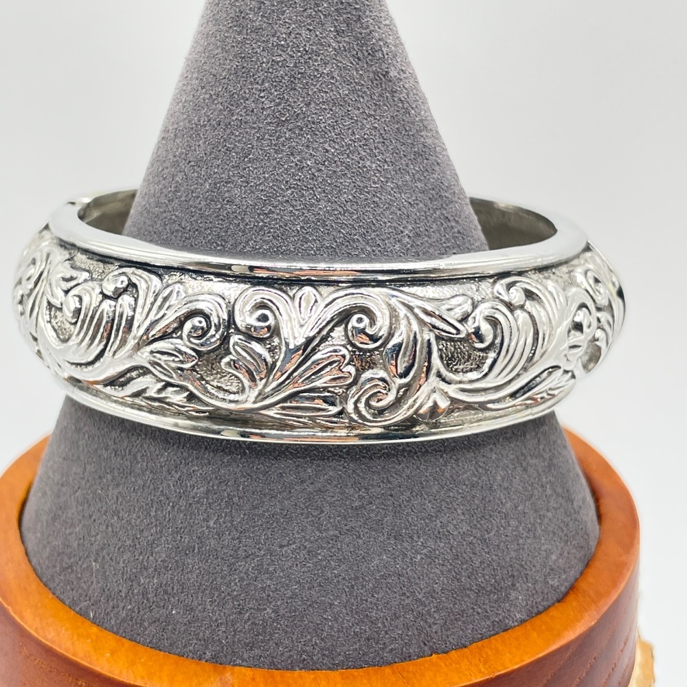 Silver Tone Repousse Bangle Bracelet 7
